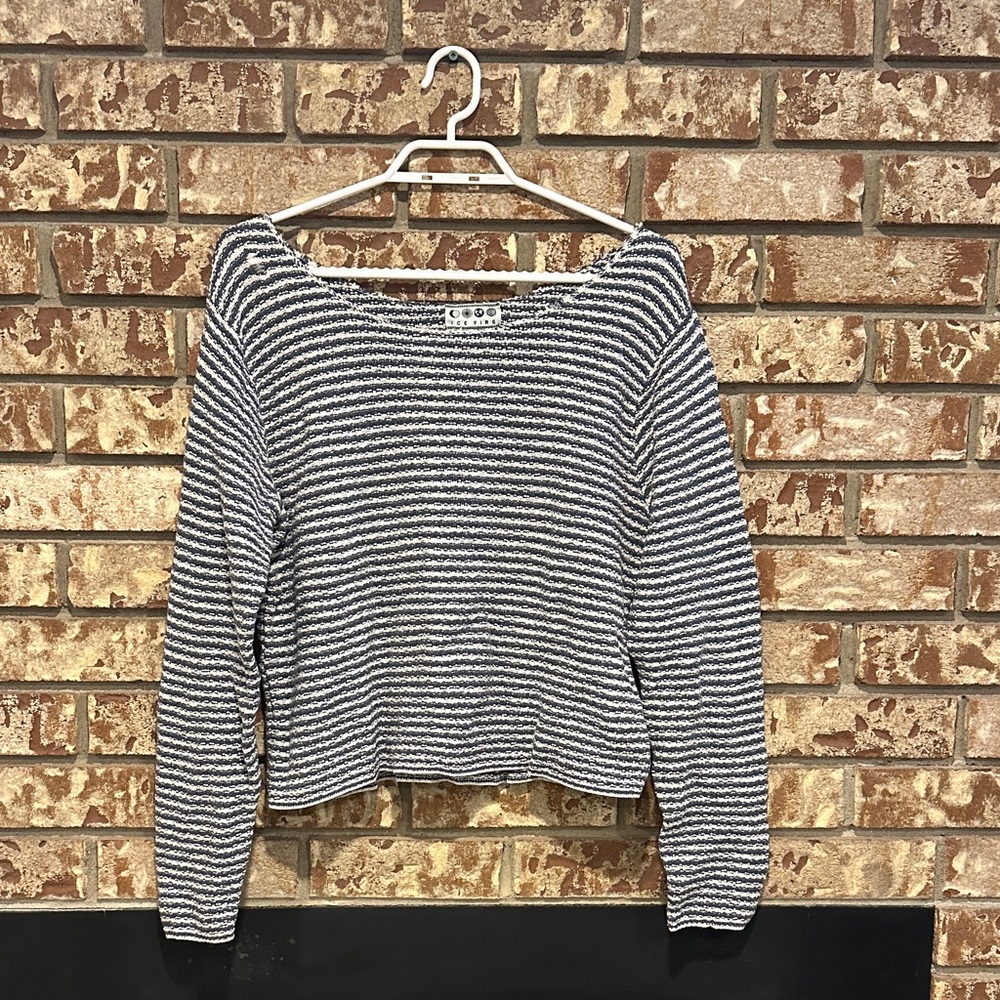 Vintage‎ Ice Fire Striped Blue and White Sweater